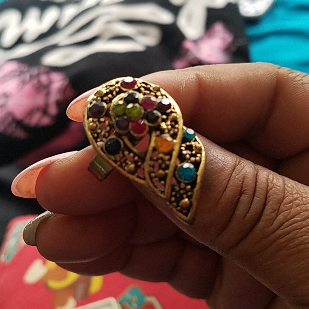 Jewelry - Picture 3 of 3